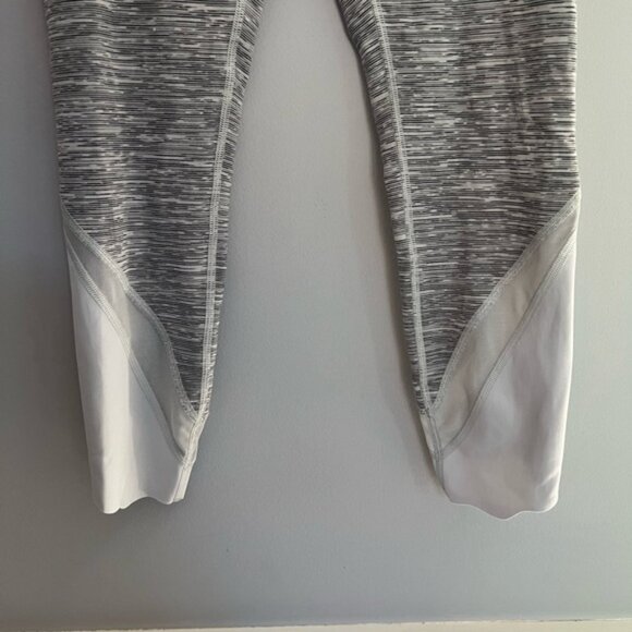 Lululemon Wunder Under Crop II Special Edition Scallop 24” Size 4 - Picture 4 of 7